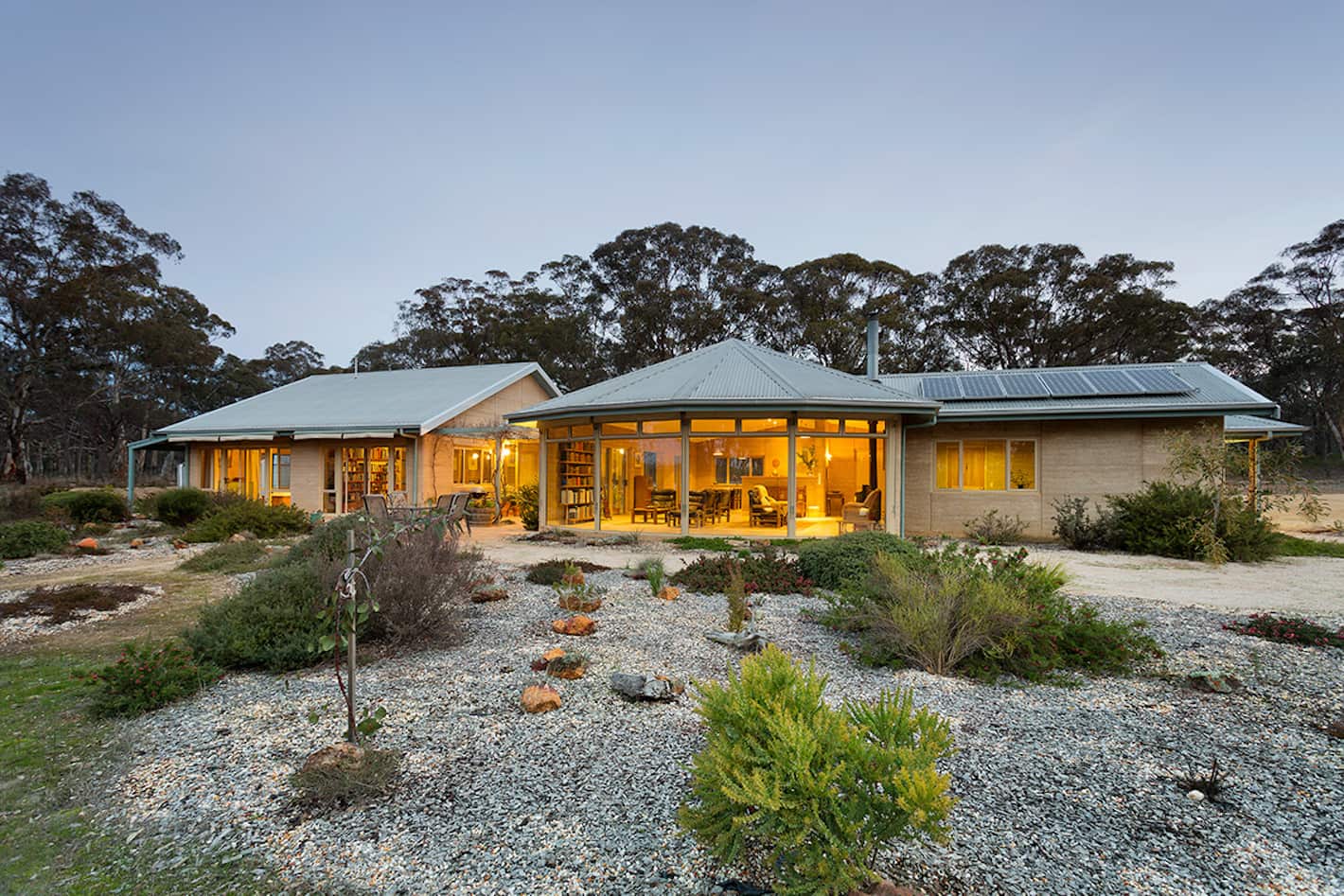 Elegant and Sculptural Home Eco Sustainable Homes