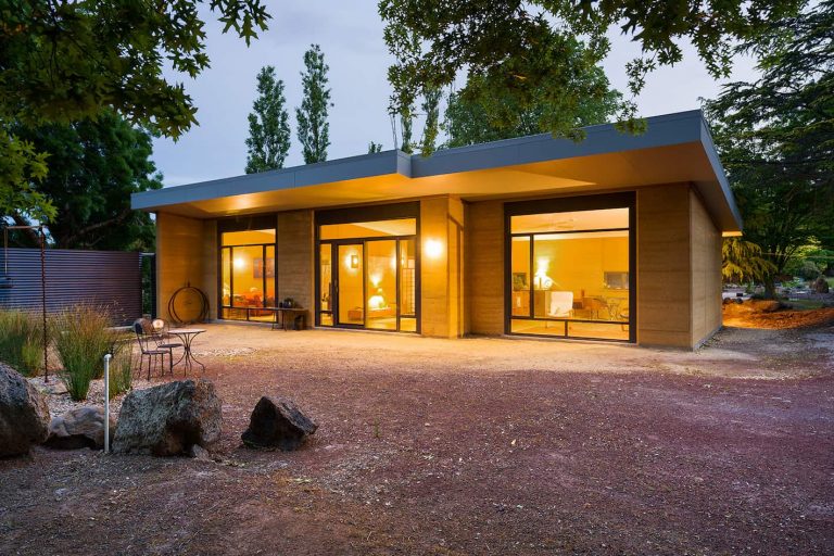 Curated visual reference: Picture Idea: Off Grid Home