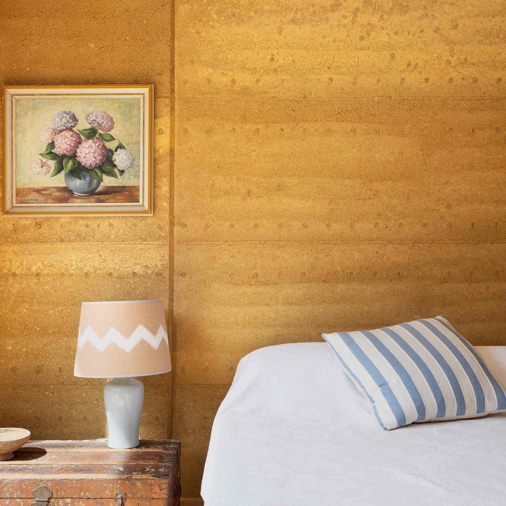 sustainable-contemporary-design-rammed-earth