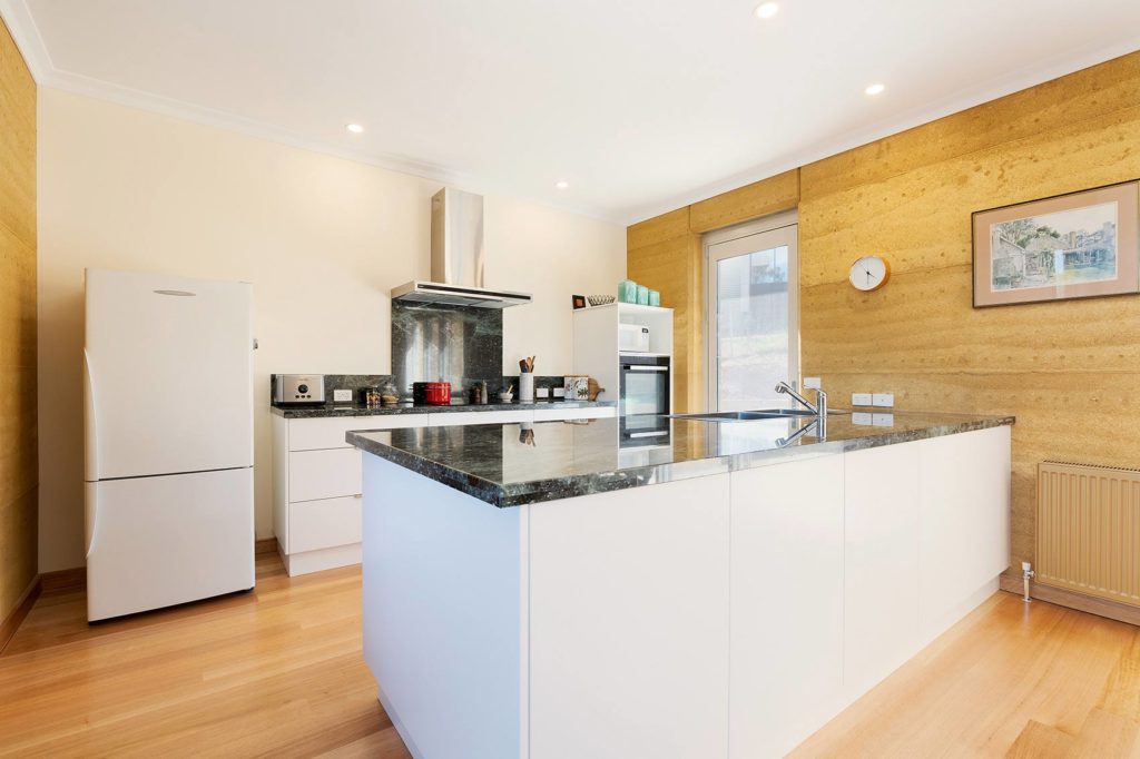 sustainable-contemporary-design-kitchen